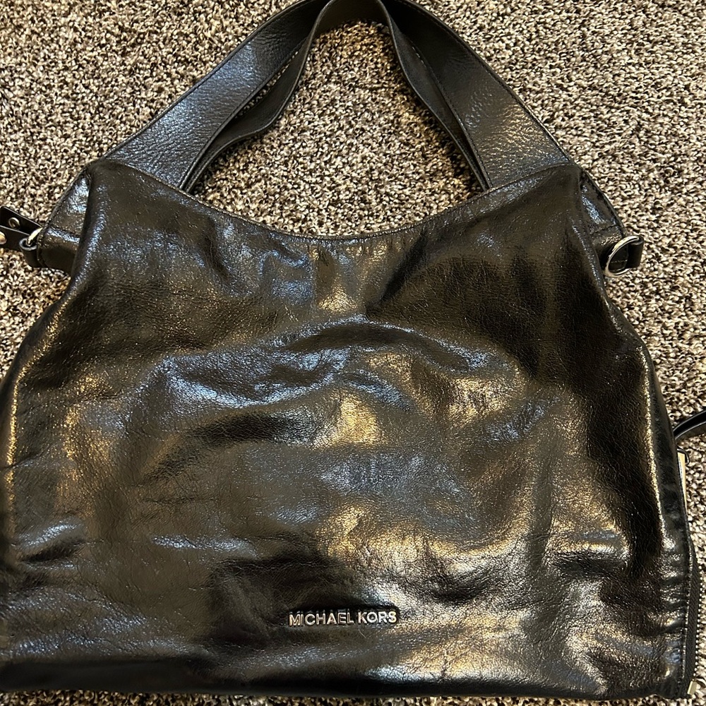 Black MK purse in excellent condition